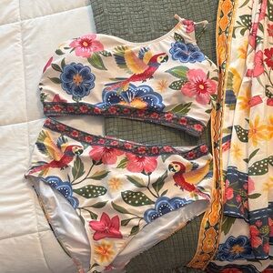 NEVER WORN Floral Parrot Print Bikini - Multicolor